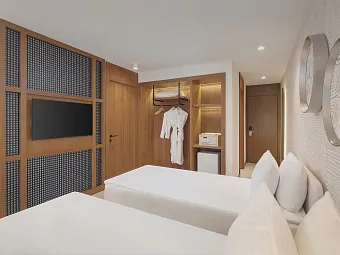 THE NORM COLLECTION DOOR'A 5*