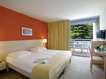 VALAMAR CRYSTAL 4*