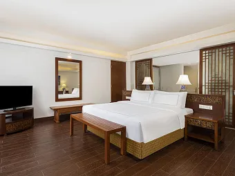 SWISSOTEL & GRANG MERCURE YALONG BAY 5*