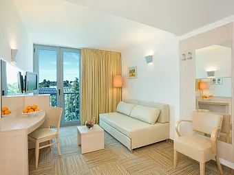 VALAMAR CRYSTAL 4*