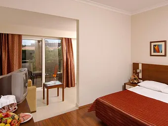 Отель QUEEN'S PARK LE JARDIN 5*