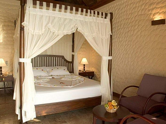 OLHUVELI BEACH & SPA RESORT 4*