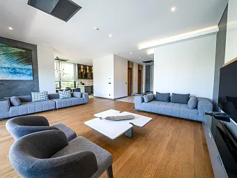 THE NORM COLLECTION DOOR'A 5*