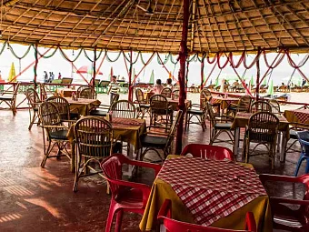 Кафе на пляже Shikara Resort 3*