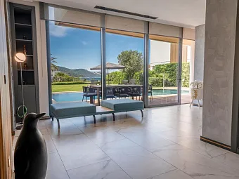 THE NORM COLLECTION DOOR'A 5*