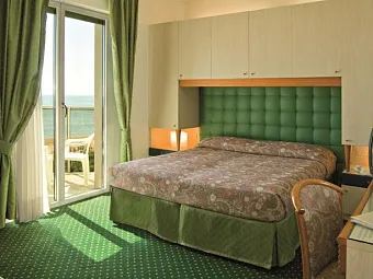 Отель CAMBRIDGE 4*