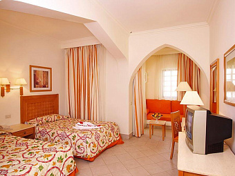  SUNRISE DIAMOND BEACH RESORT 5*. Superior Room Pool.