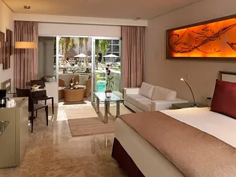 Отель PARADISUS PLAYA DEL CARMEN LA ESMERALDA 5*
