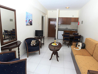 PAPANTONIA HOTEL APARTMENTS 4*