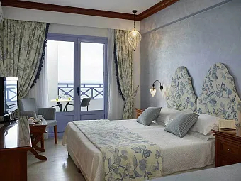 Отель SERITA BEACH HOTEL 5*