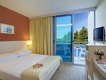 VALAMAR CRYSTAL 4*