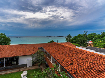 Отель CALAMANDER UNAWATUNA BEACH 3*