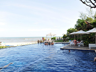 Отель CHEZ CAROLE BEACH RESORT 3*