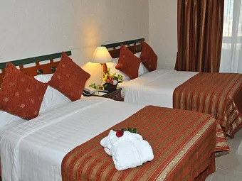 Отель HOLIDAY INTERNATIONAL SHARJAH 4*