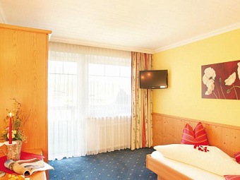 Отель KOHLERHOF HOTEL 4*