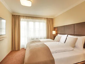 Отель OESTERREICHISCHER HOF HOTEL 4*