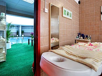  Отель RAMADA BEACH HOTEL AJMAN 4*