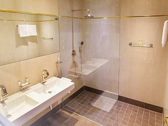 Отель KOHLERHOF HOTEL 4*