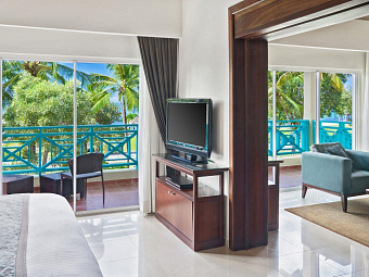 Premium Suite Ocean Front King Bed