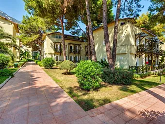 Отель CRYSTAL FLORA BEACH RESORT HV-1/5*