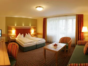 Отель OESTERREICHISCHER HOF HOTEL 4*
