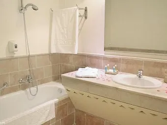 Отель SAFIRA PALMS 4*