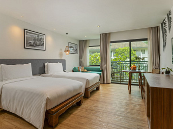 Deluxe Balcony Room