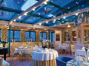 NEUHAUS SPORT & SPA HOTEL 4* 