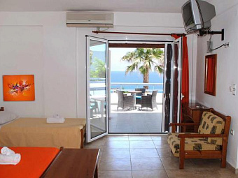 AITHRIO HOTEL 2+*