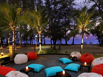 Отель HOLIDAY INN RESORT PHUKET MAI KHAO BEACH 4*