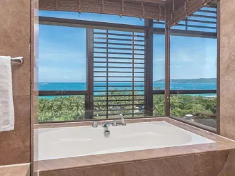 MANGROVE TREE RESORT YALONG BAY 5*