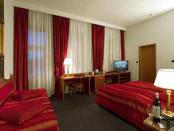 Отель ARISTON & ARISTON PATIO 4*