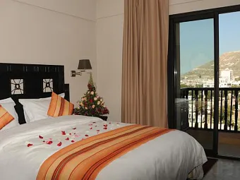 Отель TULIP INN OASIS 4*