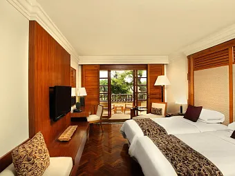 Отель NUSA DUA BEACH HOTEL & SPA 5*
