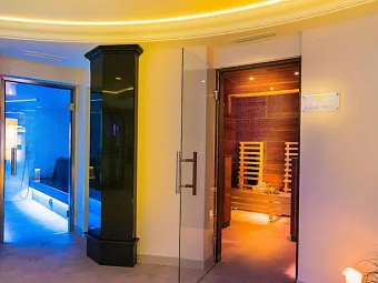 Отель OESTERREICHISCHER HOF HOTEL 4*