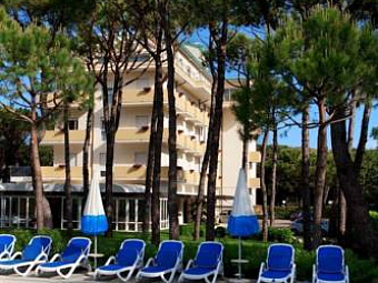  APARTHOTEL LA PINETA 4*