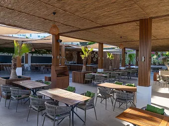 THE NORM COLLECTION DOOR'A 5*