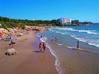 Вид на пляж и отель BEST NEGRESCO 4*