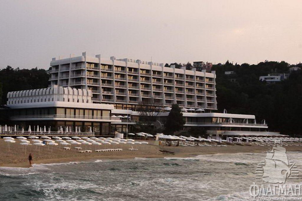 Palace Hotel 5* - главный отель курорта.