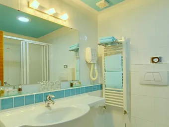 UVALA 4*