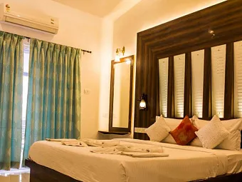De Luxe Room