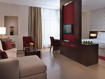 Отель COSMOPOLITAN HOTEL 4*