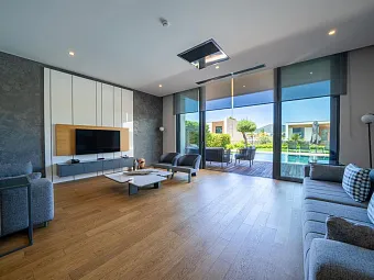 THE NORM COLLECTION DOOR'A 5*