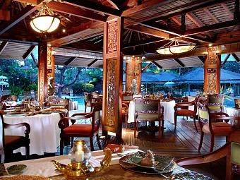 Отель NUSA DUA BEACH HOTEL & SPA 5*