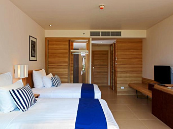 Отель HOLIDAY INN RESORT PHUKET MAI KHAO BEACH 4*