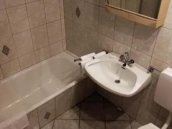 Отель EVIANQUELLE HOTEL 3*