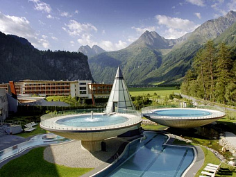 Отель AQUA DOME HOTEL 4*
