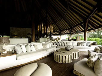 Отель DENIS PRIVATE ISLAND 4*