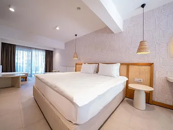 THE NORM COLLECTION DOOR'A 5*