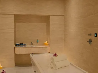 Отель DOUBLETREE BY HILTON RESORT & SPA MARJAN ISLAND 5*